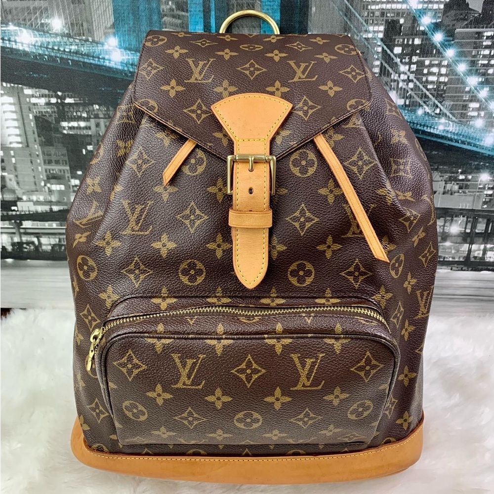 ❌SOLD❌🛍️Louis Vuitton Montsouris GM Backpack🛍️